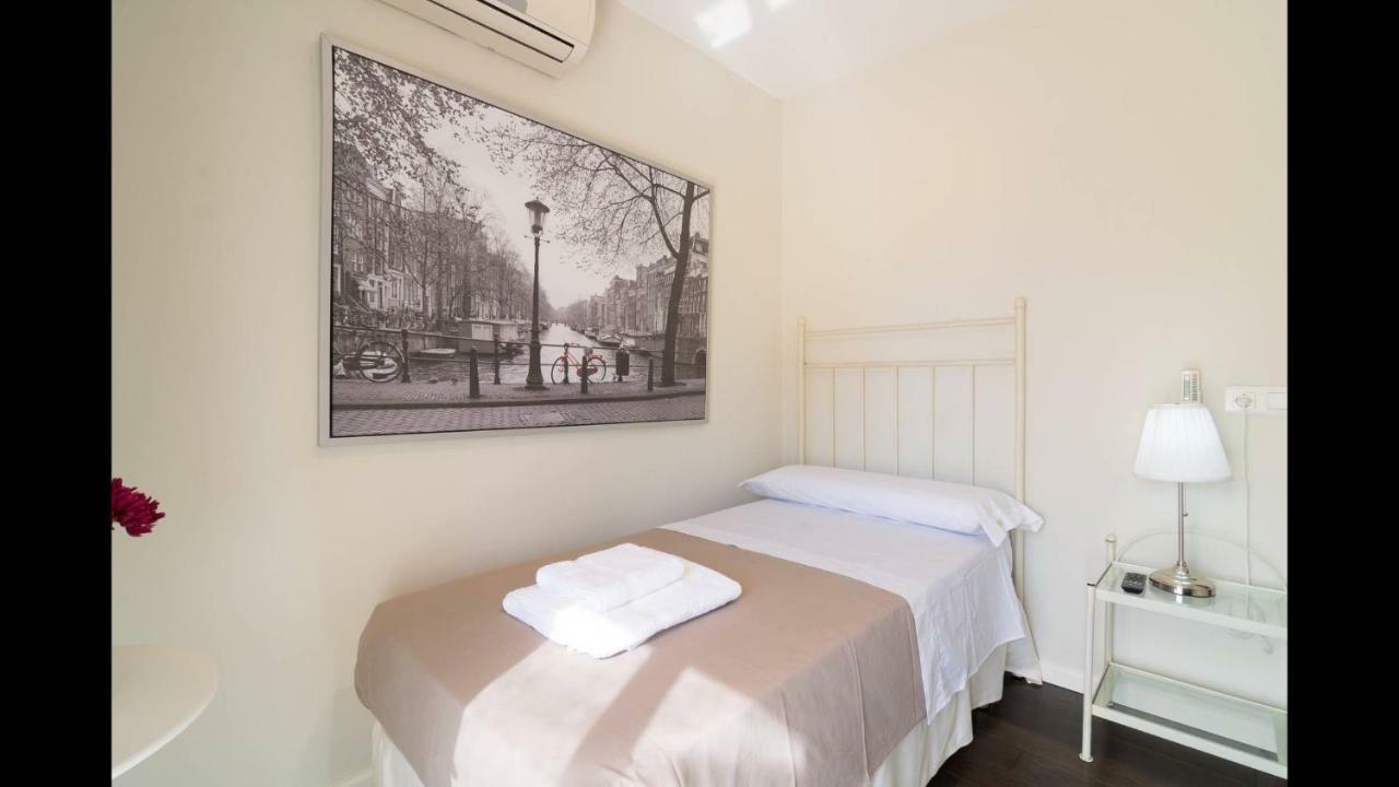 Kentia Rooms Malaga Exterior photo